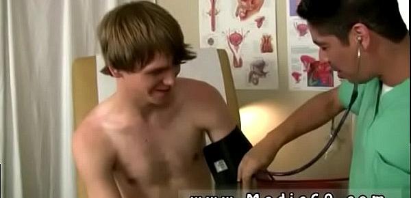  Gay doctors blowing young boys Phingerphuck reached under and